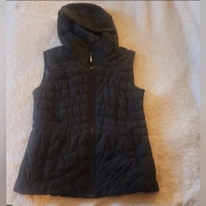 NWT Avec Les Filles Vest